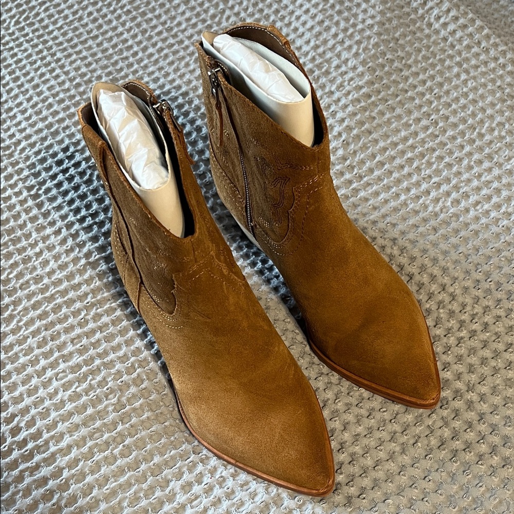 Dolce Vita size 8.5 short cowboy boots. Suede. Camel color.